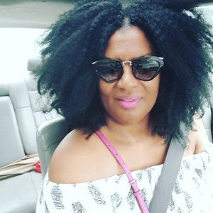 Meet your Posher, Valaria